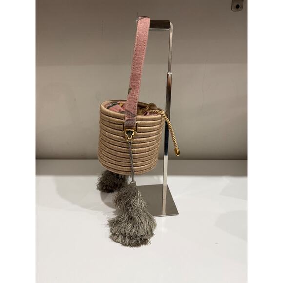 Maison Alma Paraiso Rose Bucket Handbag with Removable Strap - Picture 2 of 13